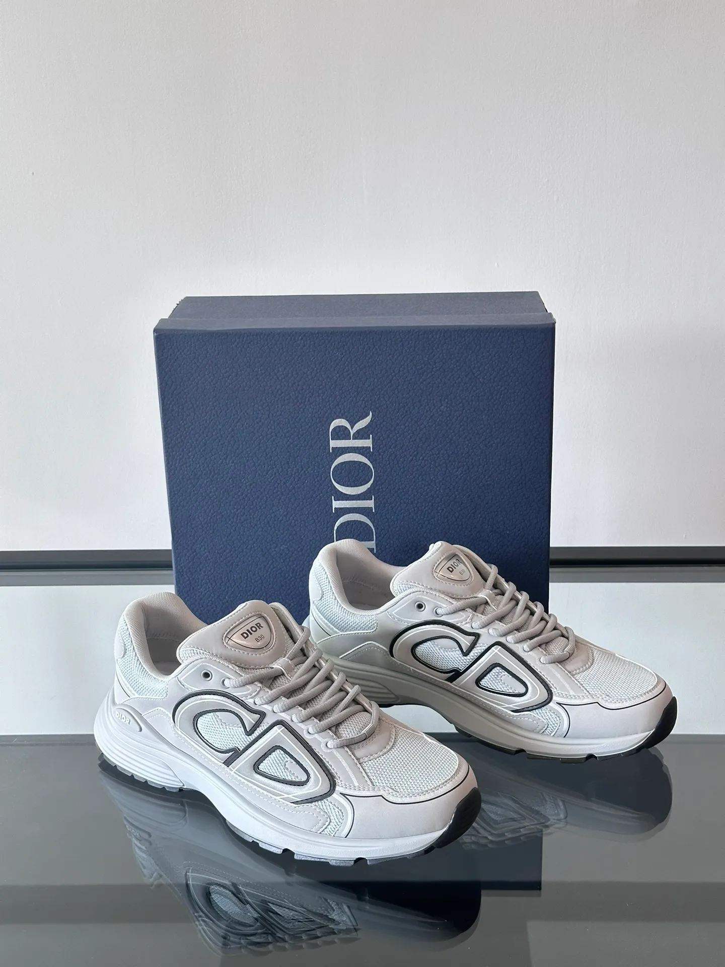 Men's Men's Shoes 💰p440 "Dio*" Dior B30 series sports shoes, multi-color mesh fabric and multi-color technical fabrics, this season's new B30 low-top sports shoes are one of the flagship styles of the series. Crafted from multicolor mesh and technical fabrics, it's finished with a reflective "CD30" graphic and silver-toned "DIOR B30" and "CD30" logos on the heel and tongue. An extra-light, sculpted rubber sole with signature accents adds style, while internal stretch details create ideal comfort. It can be matched with various casual styles to show a fashionable and modern sports style. Size: 38-44 (45-46 customized)